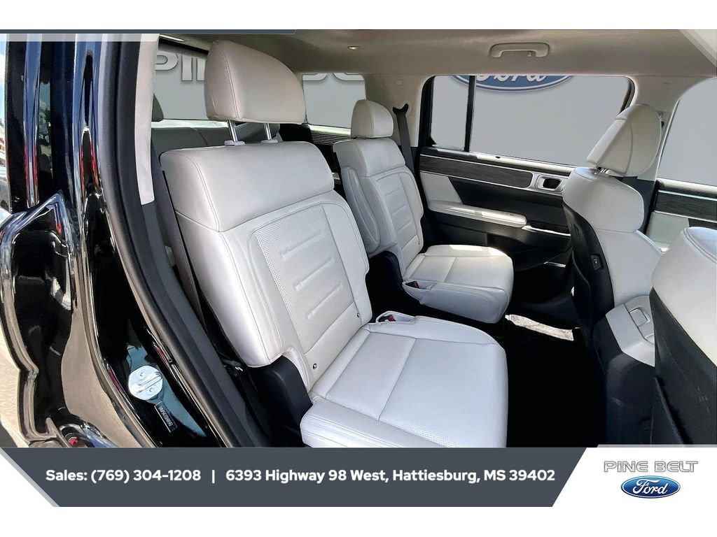 Used 2025 Hyundai Santa Fe Calligraphy FWD image 21