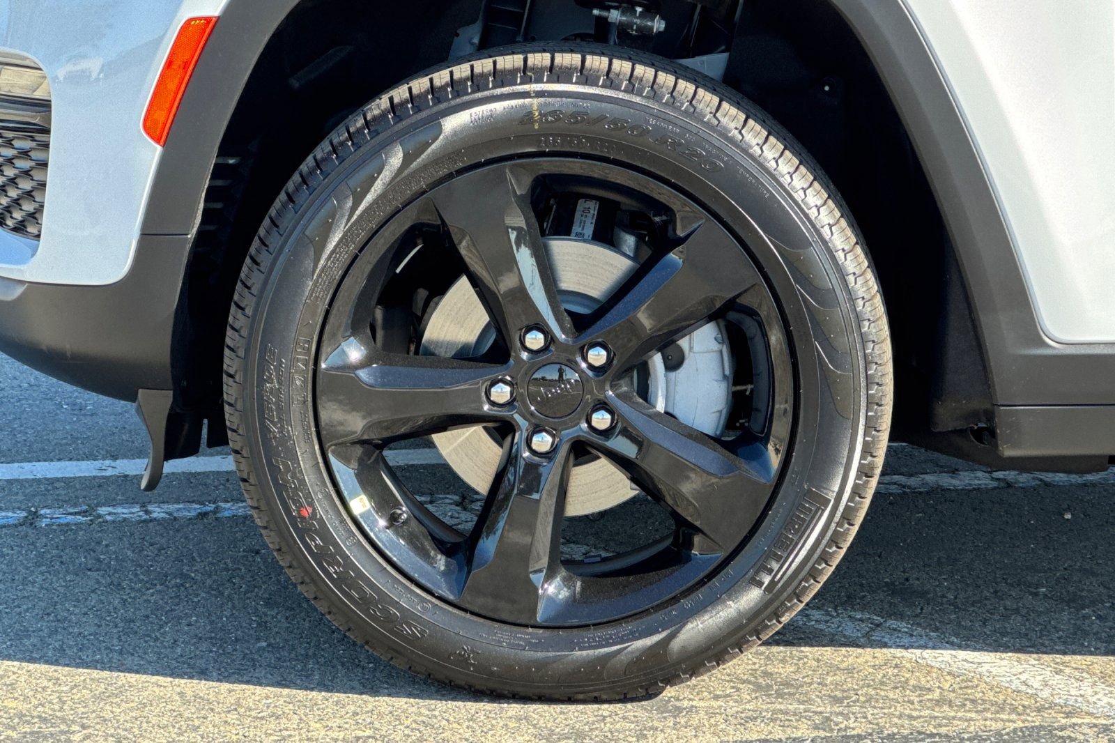 New 2025 Jeep Grand Cherokee Limited w/ Black Appearance Package AWD/4WD image 25