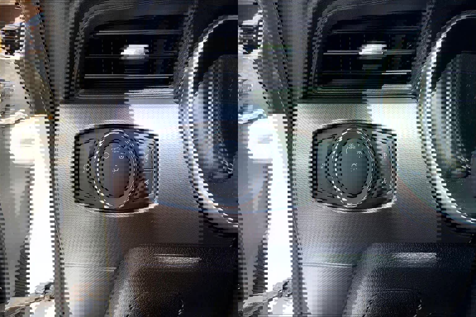 Used 2019 Ford Mustang GT Premium w/ Equipment Group 401A RWD image 34