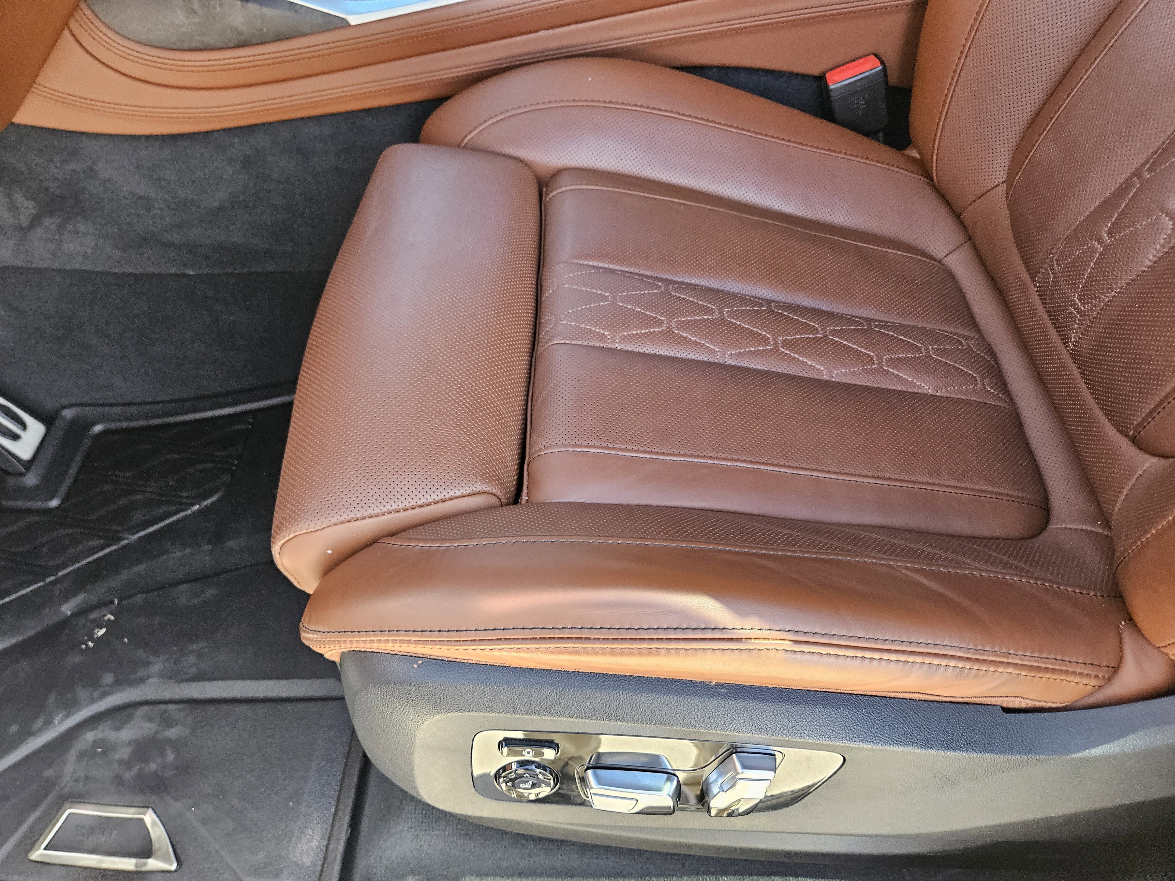 Used 2023 BMW X7 M60i w/ Executive Package image 24