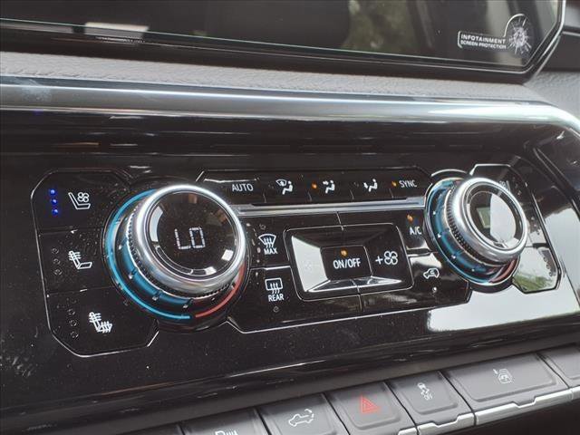 New 2025 GMC Sierra 3500 Denali w/ Denali Reserve Package image 8