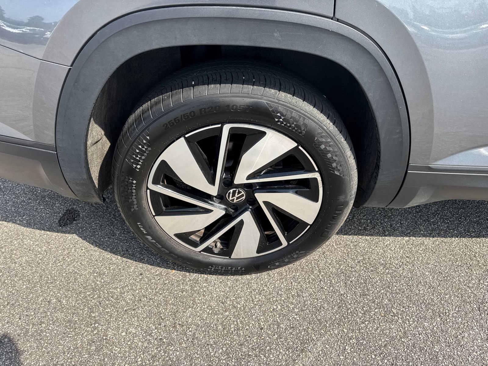 Used 2025 Volkswagen Atlas SE FWD image 17