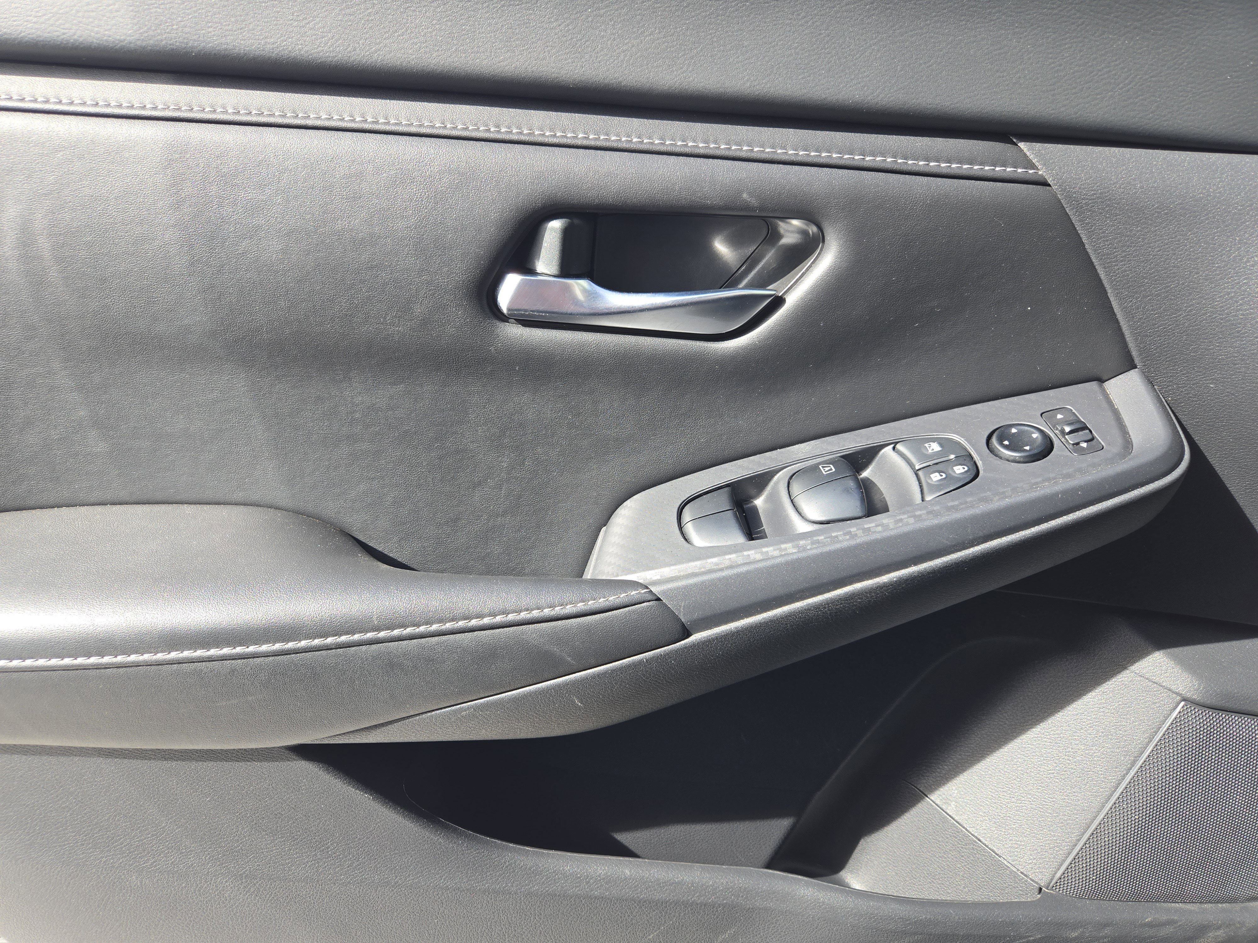 Used 2024 Nissan Sentra SV image 26