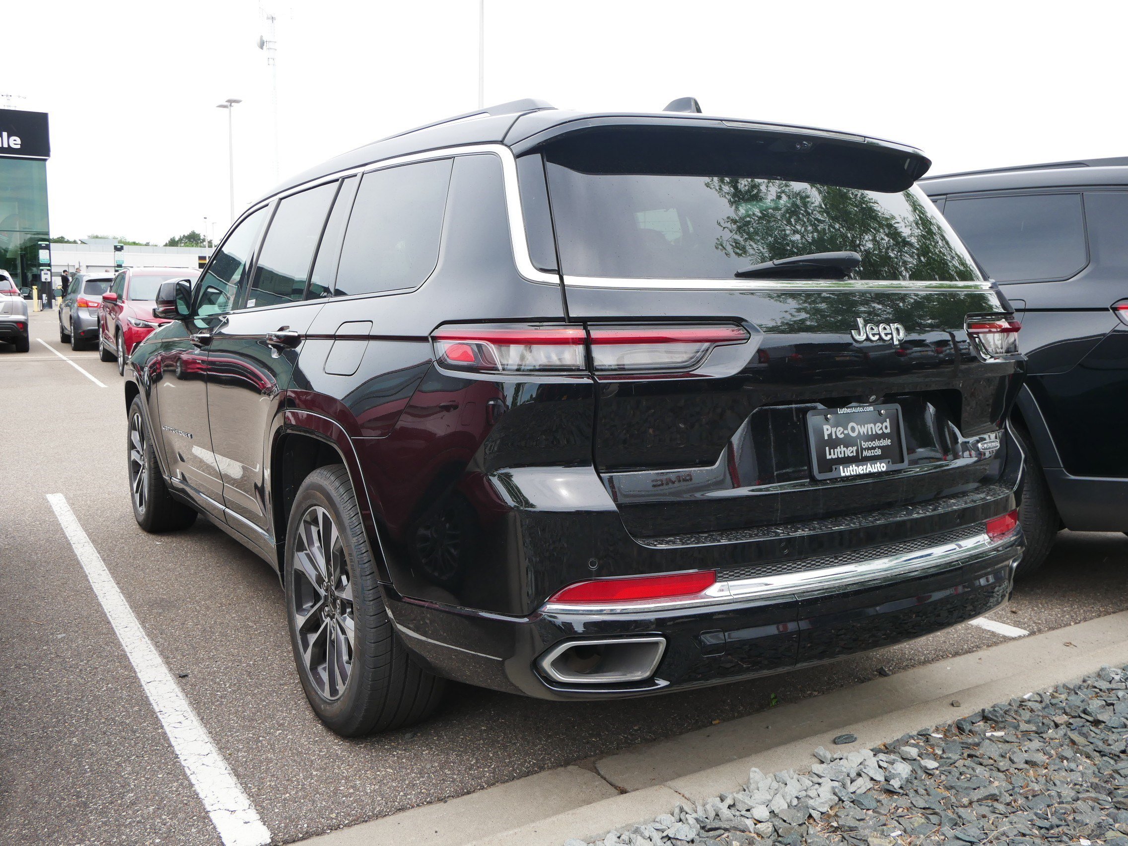 Used 2021 Jeep Grand Cherokee L Overland w/ Advanced Protech Group III AWD/4WD image 4