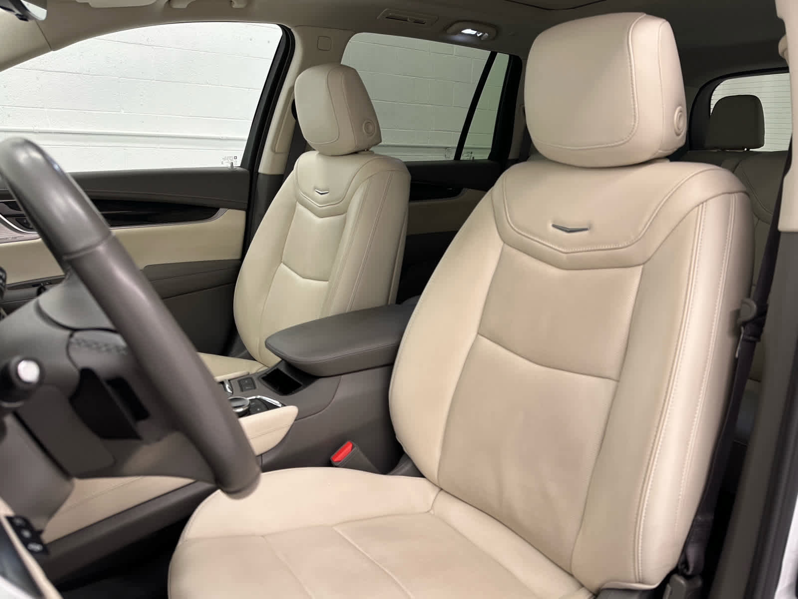 Used 2023 Cadillac XT6 Premium Luxury w/ Technology Package image 13