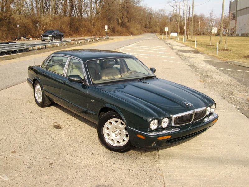 Used 2000 Jaguar XJ8 RWD image 2