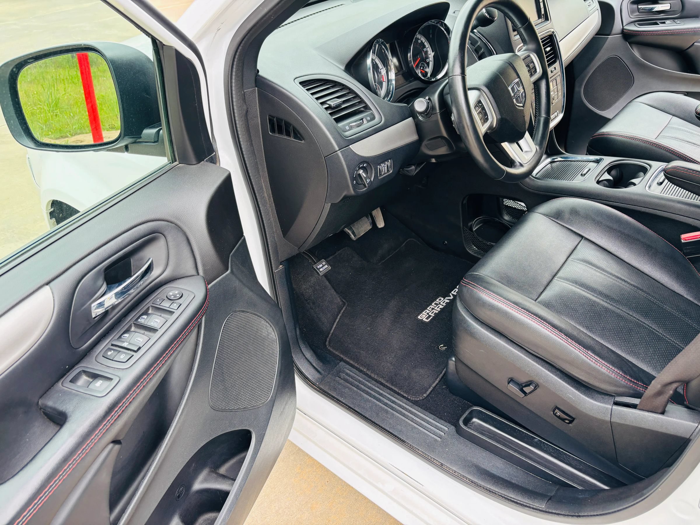 Used 2019 Dodge Grand Caravan GT FWD image 21