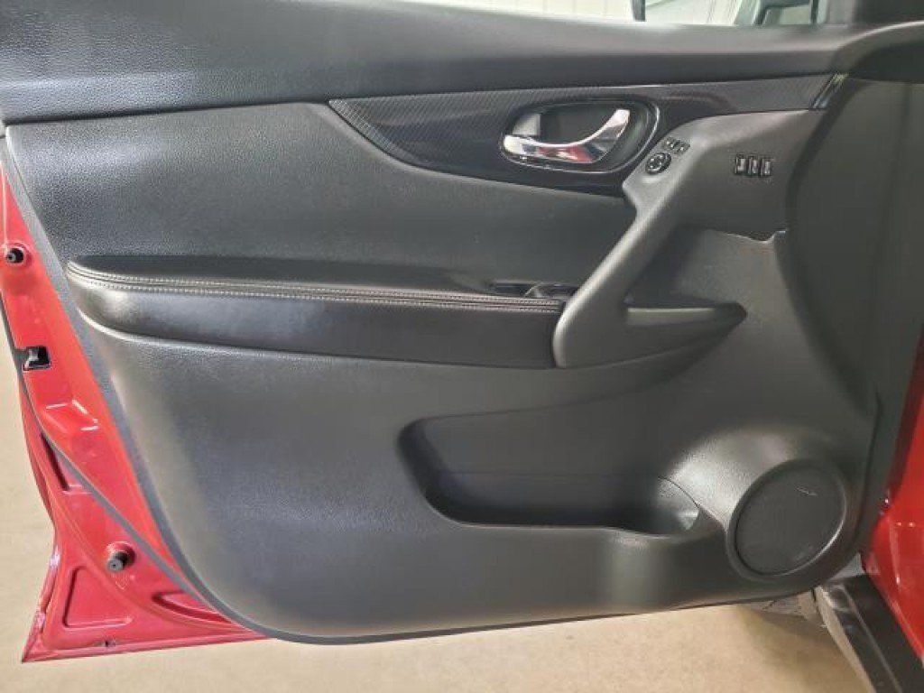 Used 2018 Nissan Rogue SL AWD/4WD image 12