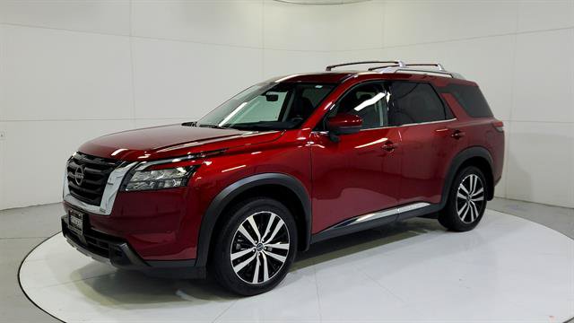 Certified 2025 Nissan Pathfinder Platinum w/ Cargo Package FWD image 3
