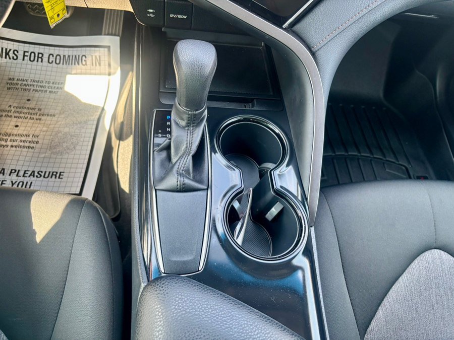 Used 2018 Toyota Camry LE FWD image 25
