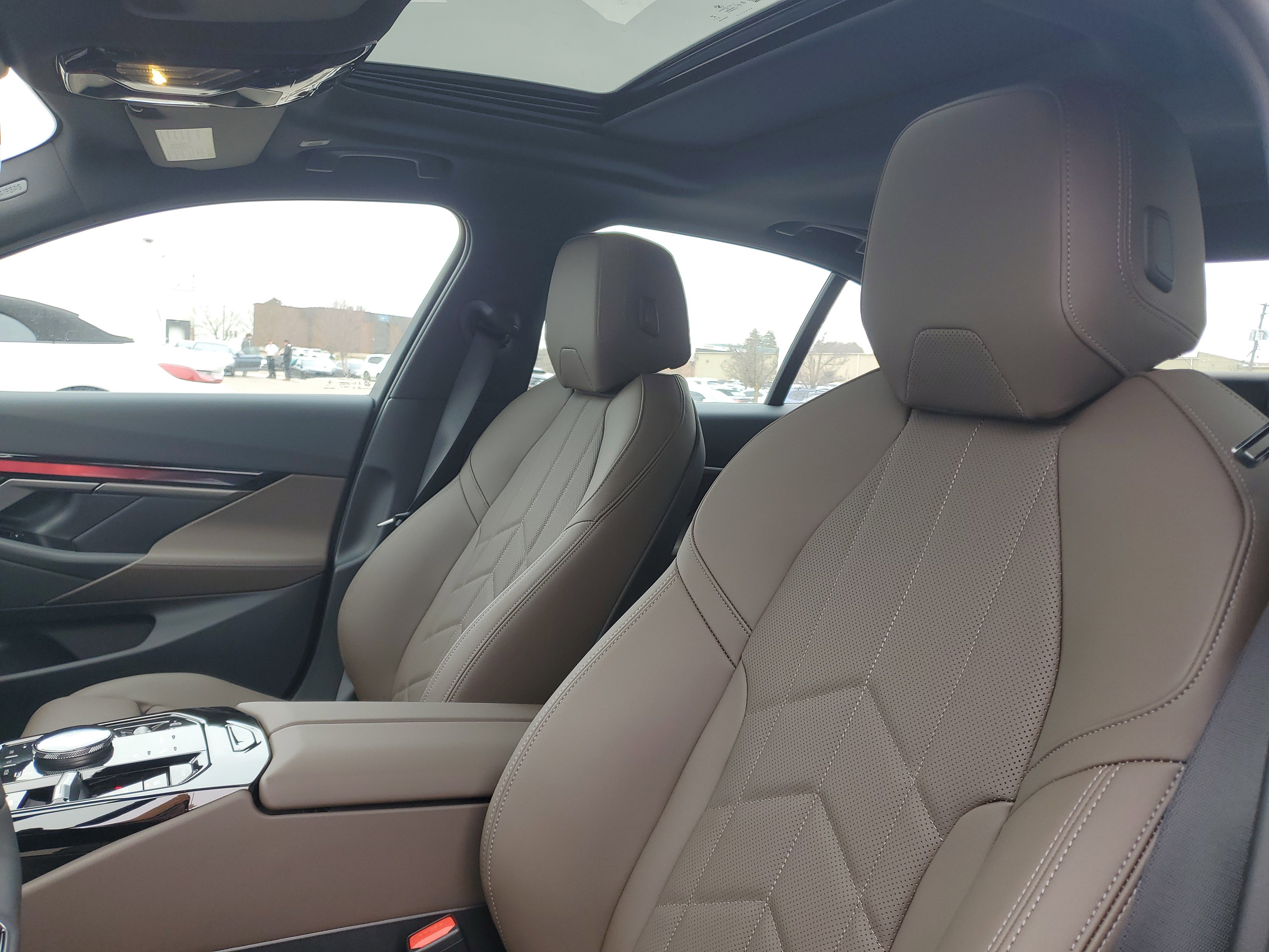 New 2026 BMW 540i xDrive w/ M Sport Package image 7