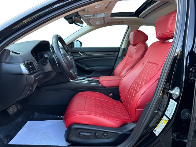 Used 2018 Honda Accord Touring image 10