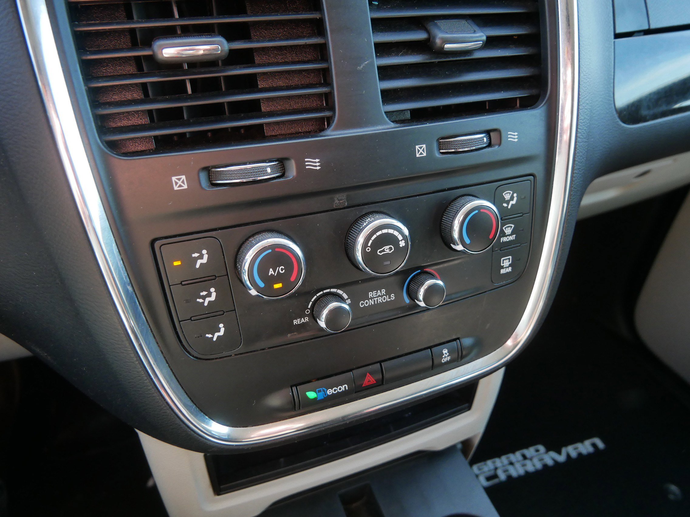 Used 2017 Dodge Grand Caravan SE w/ Power Window Group FWD image 28