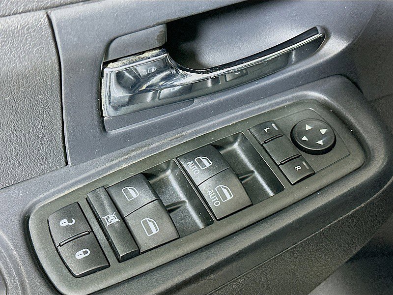 Used 2012 Jeep Liberty Sport image 16
