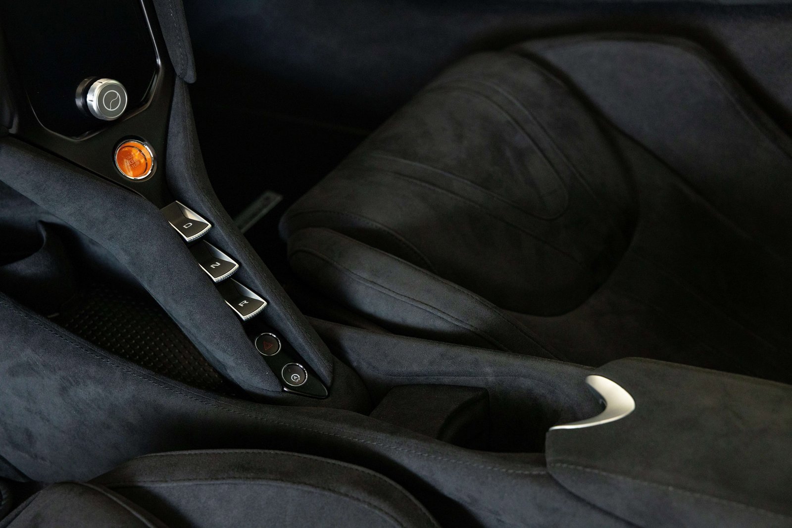 New 2025 McLaren 750S image 28