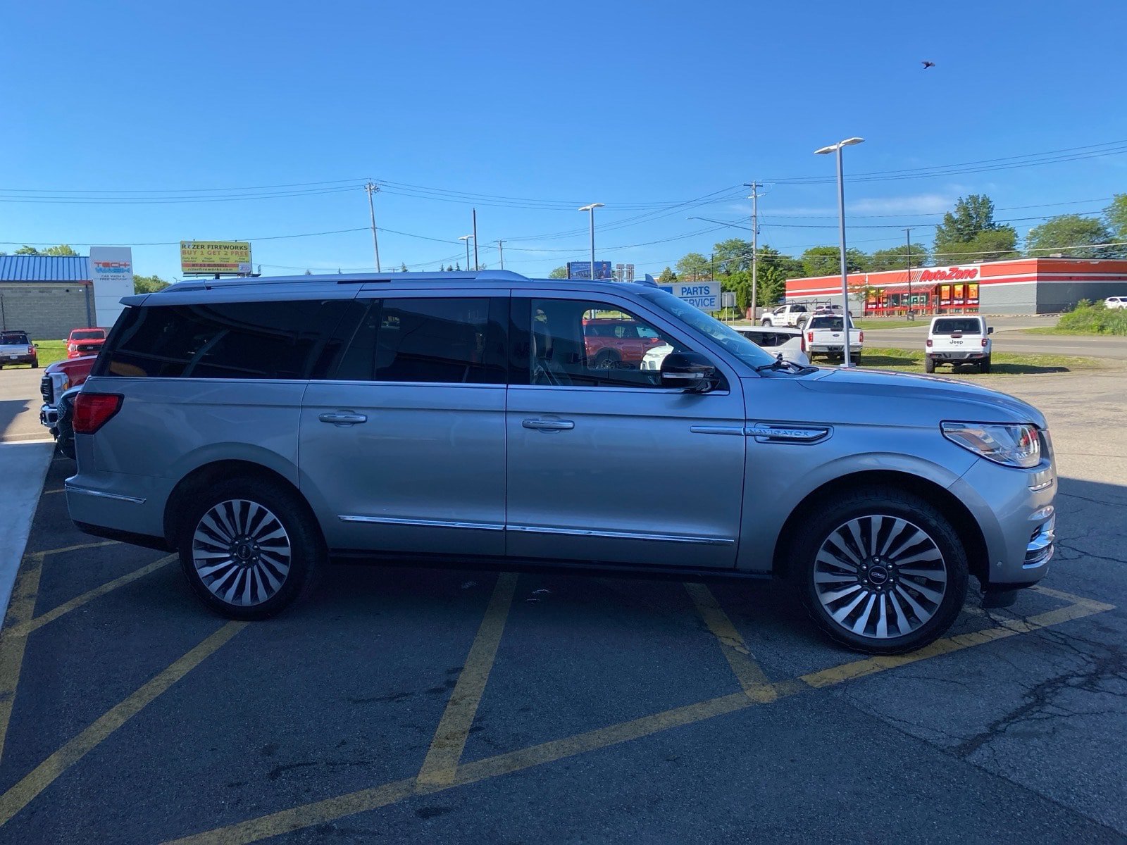 Used 2021 Lincoln Navigator L Reserve w/ Luxury Package AWD/4WD image 7