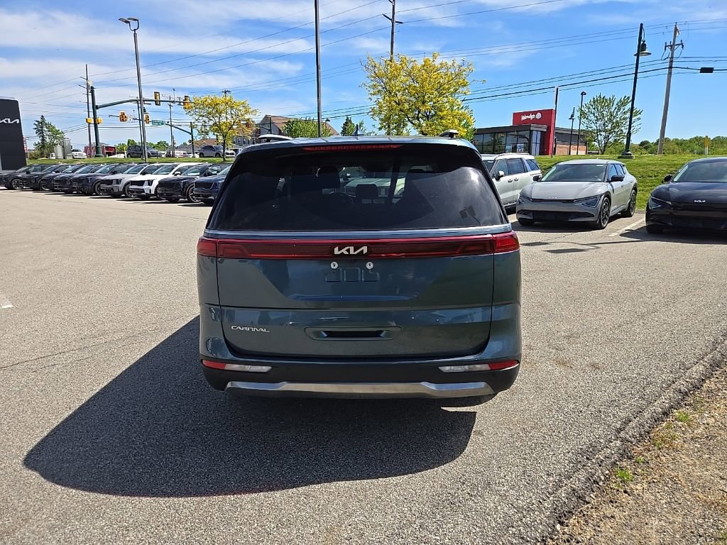 Used 2024 Kia Carnival SX FWD image 4