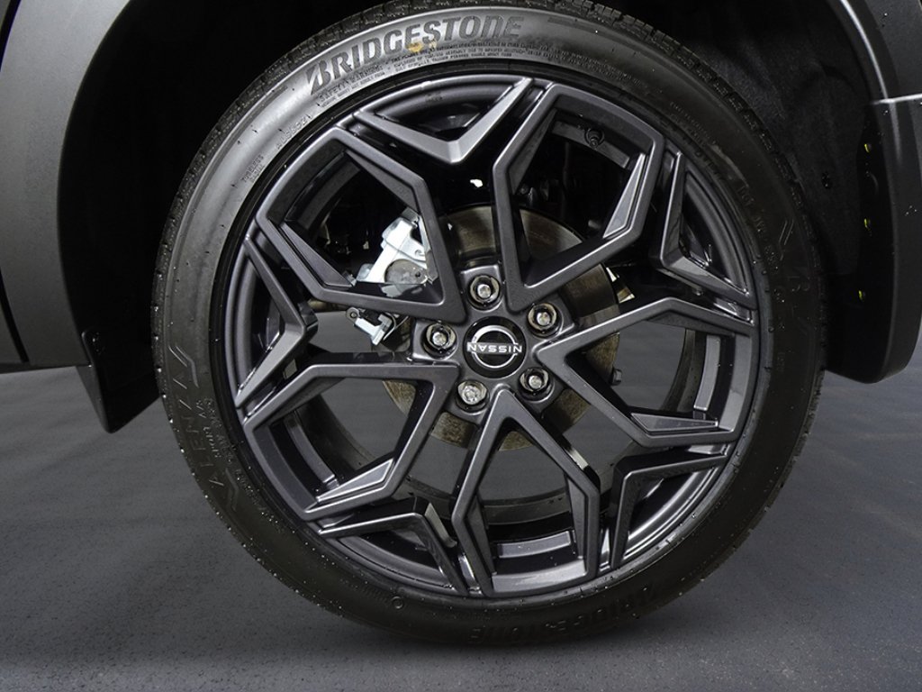 New 2026 Nissan Kicks SR AWD/4WD image 9