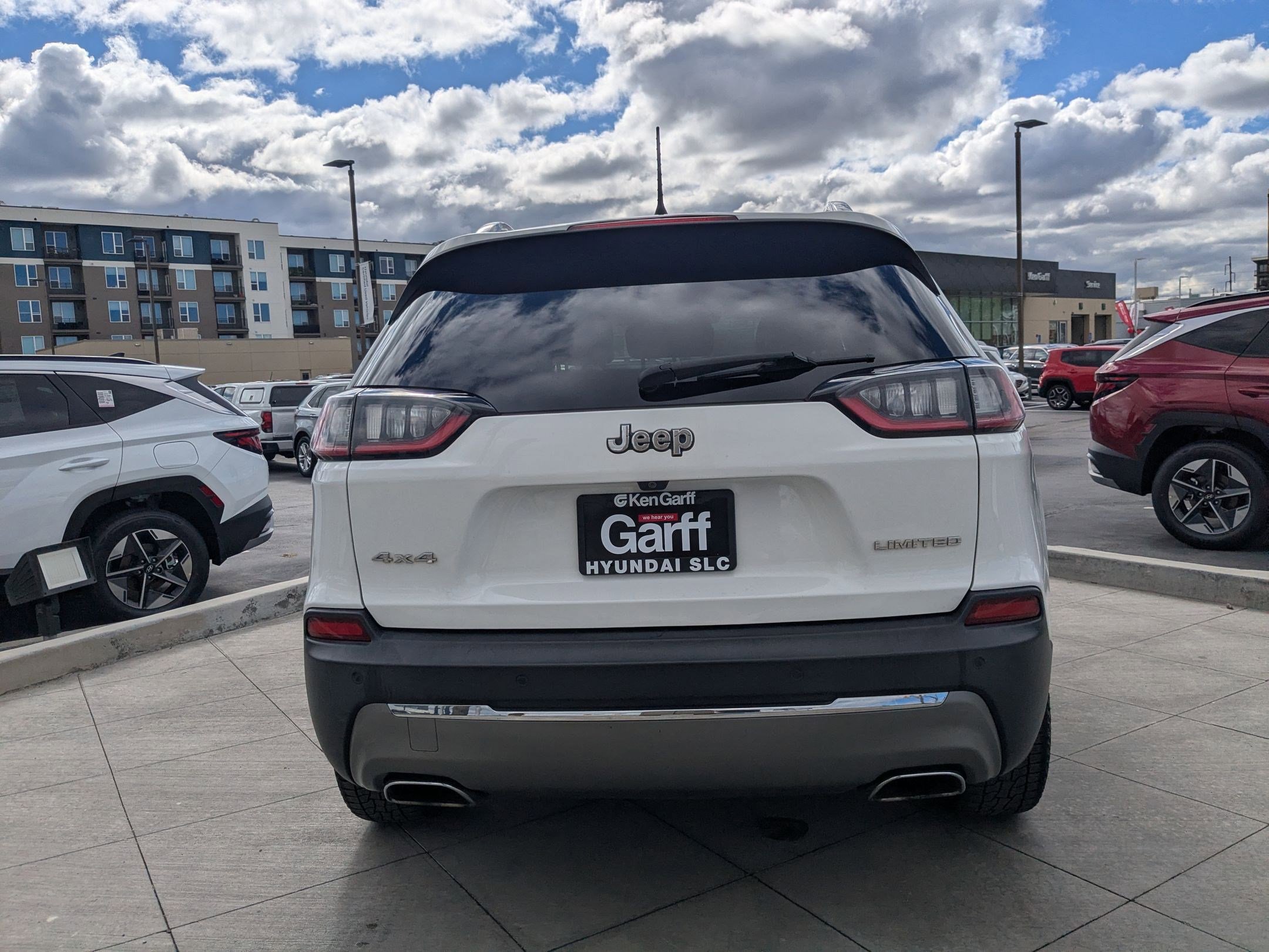 Used 2019 Jeep Cherokee Limited AWD/4WD image 5