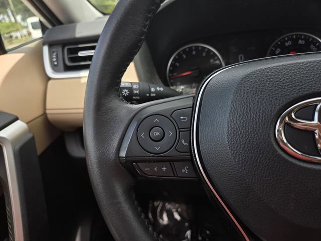 Used 2021 Toyota RAV4 XLE Premium image 23