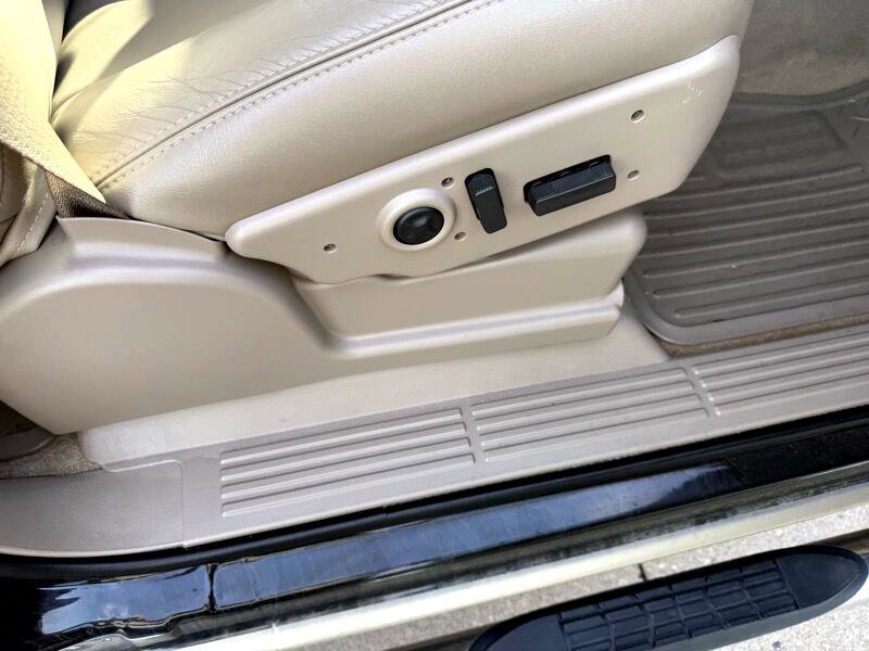 Used 2005 GMC Sierra 3500 SLT w/ Heavy-Duty Power Package image 49