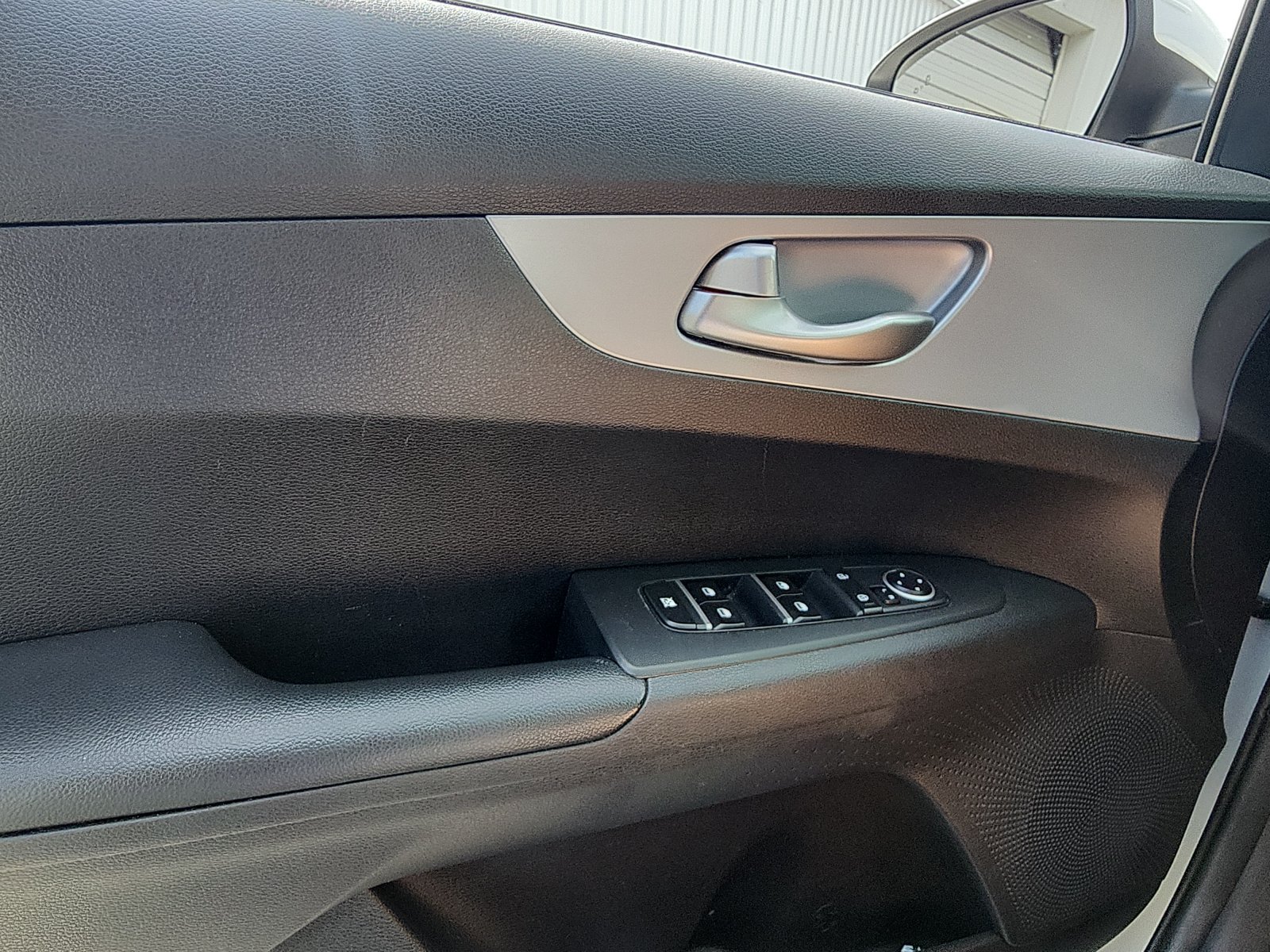 Used 2024 Kia Forte LXS w/ LXS Technology Package FWD image 15