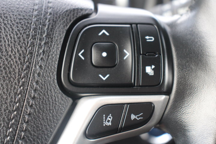 Used 2017 Toyota Highlander XLE AWD/4WD image 28