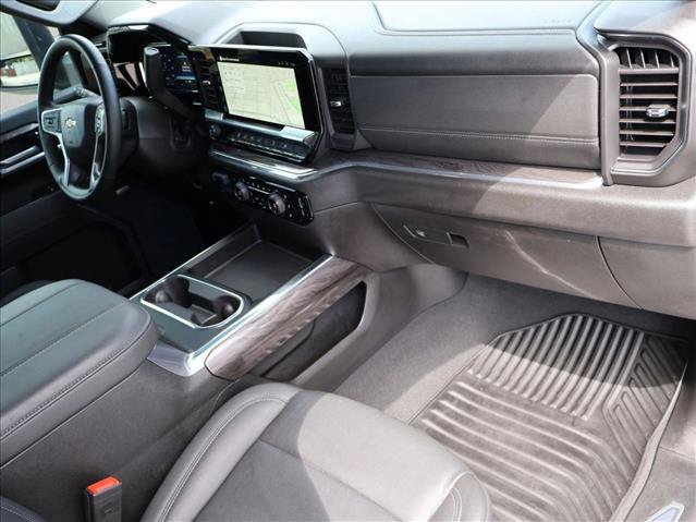 Used 2025 Chevrolet Silverado 3500 LTZ w/ LTZ Plus Package AWD/4WD image 27