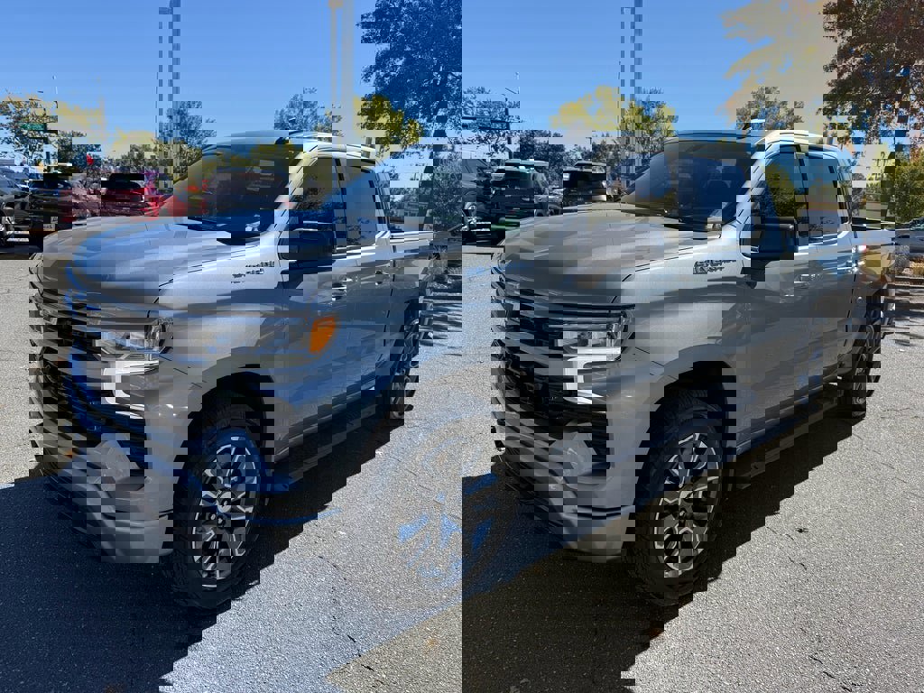 Used 2023 Chevrolet Silverado 1500 RST image 3