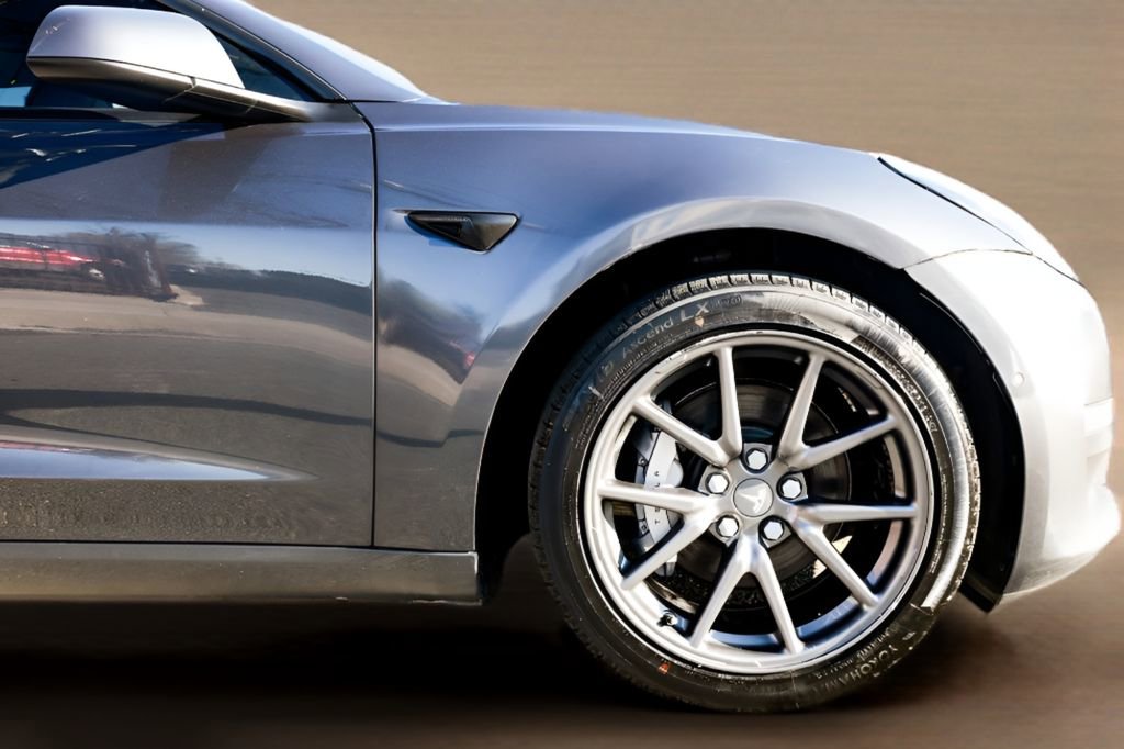 Used 2020 Tesla Model 3 Performance image 11