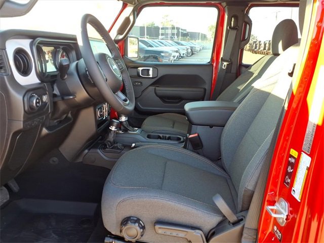 New 2025 Jeep Gladiator Sport image 10