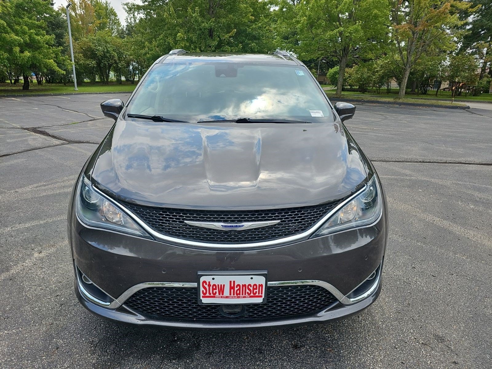 Used 2019 Chrysler Pacifica Touring-L Plus w/ Advanced Safetytec Group FWD image 9