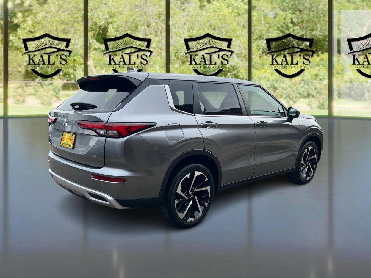 Used 2024 Mitsubishi Outlander SE image 5