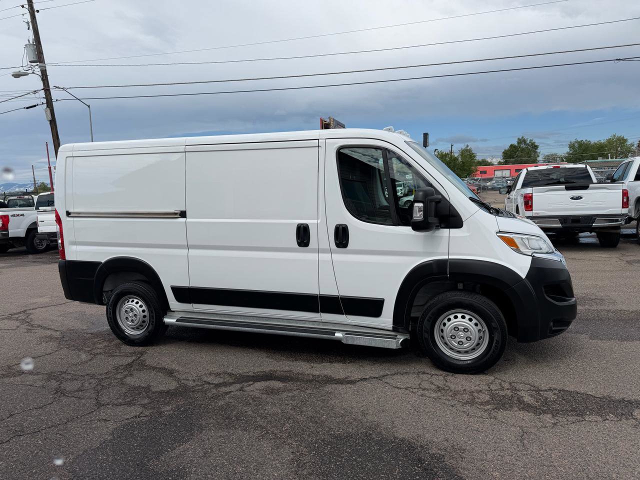 Used 2025 RAM ProMaster 2500 w/ U-Haul Equipment Group FWD image 1