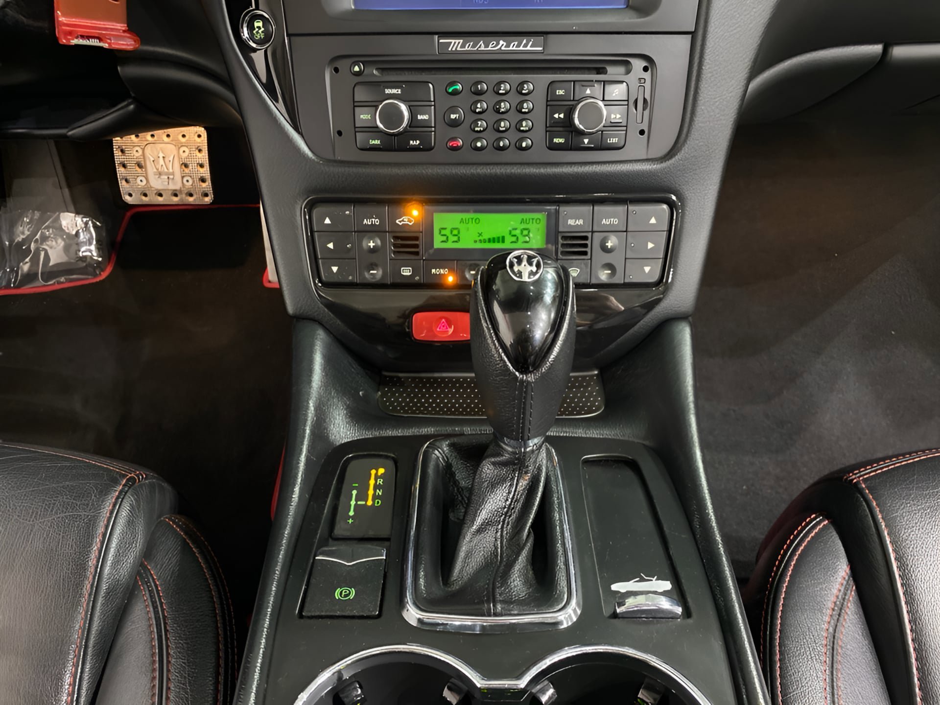 Used 2012 Maserati GranTurismo Sport RWD image 40