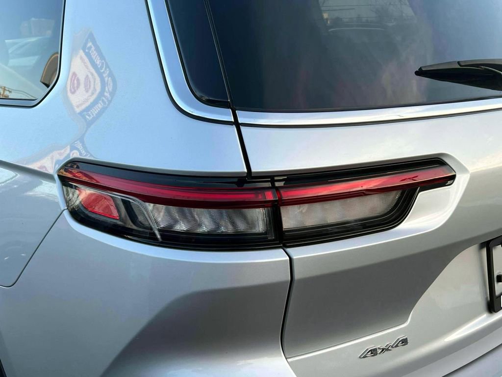 Certified 2023 Jeep Grand Cherokee L Laredo image 8