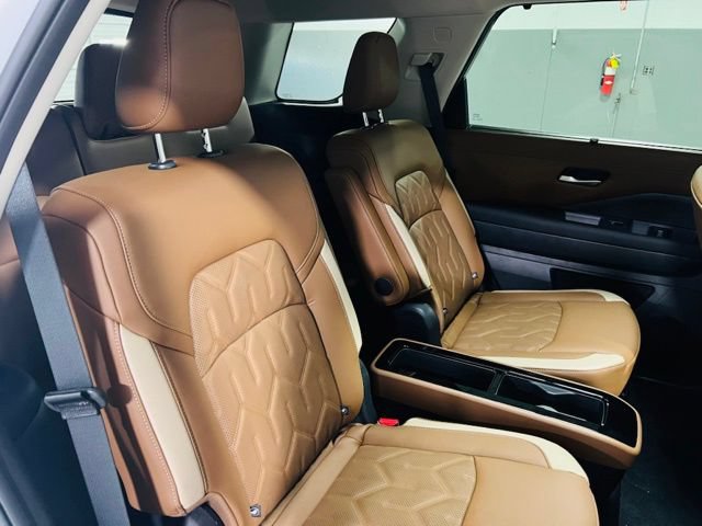 New 2026 Nissan Pathfinder Platinum FWD image 32