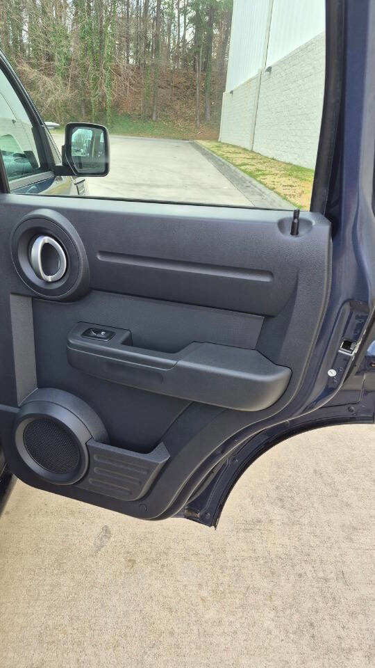 Used 2008 Dodge Nitro SXT RWD image 30