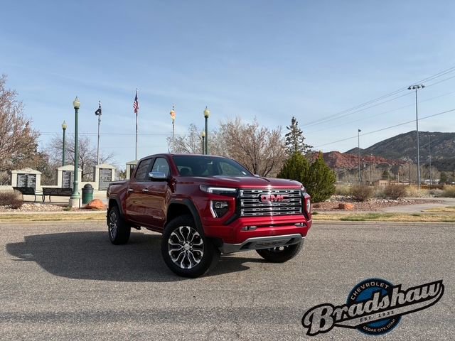 Used 2025 GMC Canyon Denali image 2