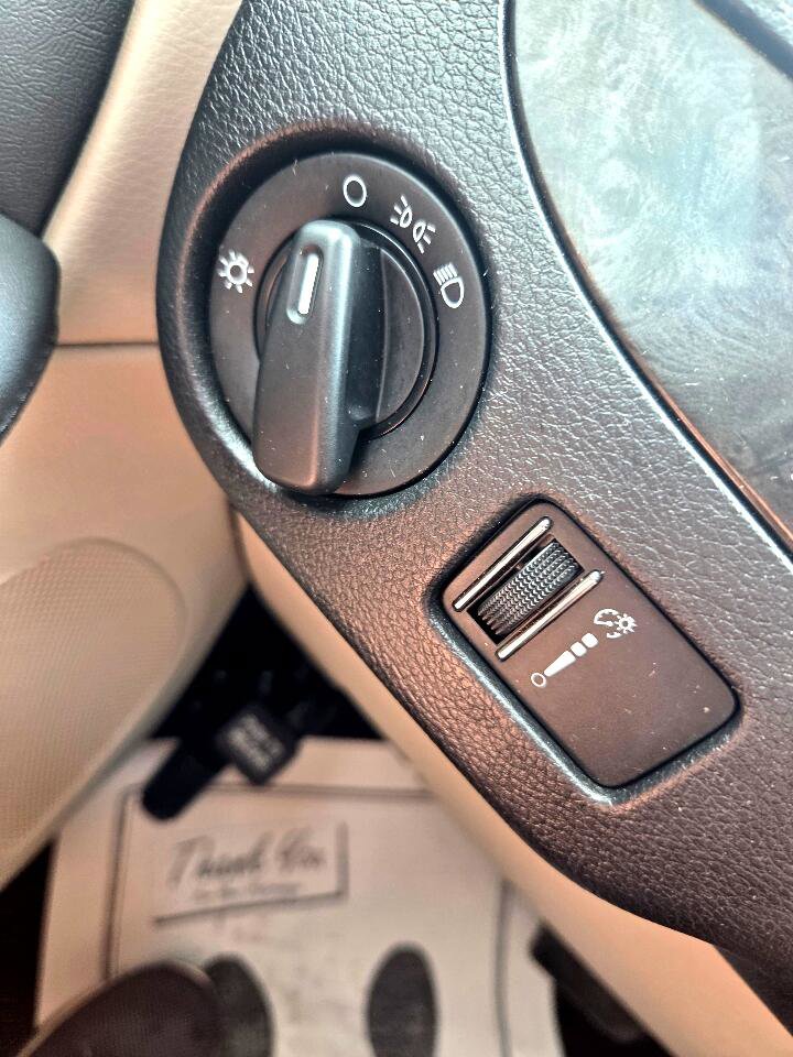 Used 2013 Dodge Grand Caravan SXT image 22