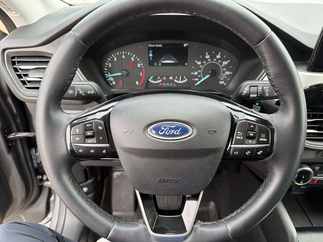 Used 2022 Ford Escape SEL image 16