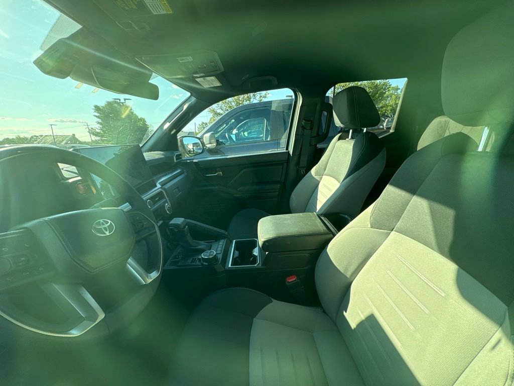 Used 2024 Toyota Tacoma TRD Off-Road AWD/4WD image 5