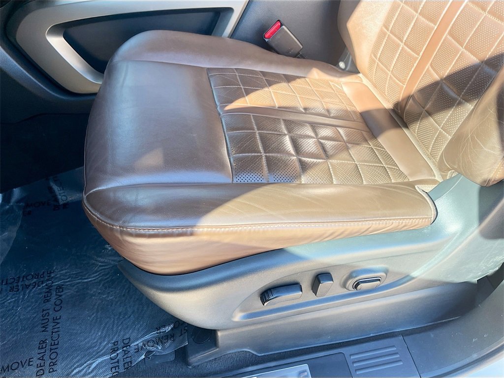 Used 2024 Nissan Titan Platinum Reserve w/ Moonroof Package image 20