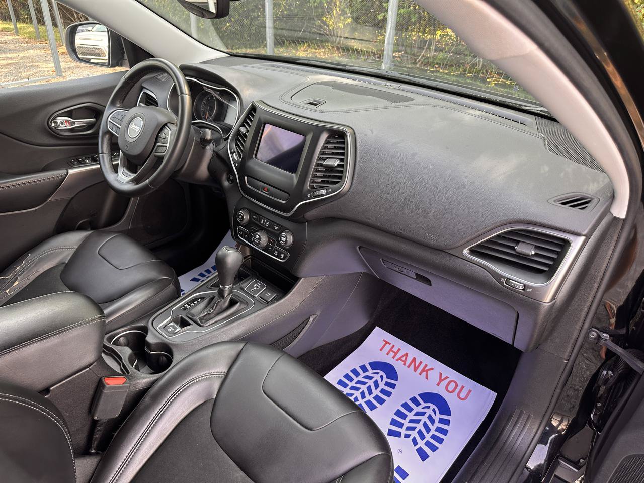 Used 2019 Jeep Cherokee Latitude Plus w/ Comfort/Convenience Group FWD image 34