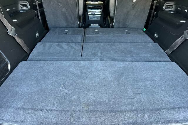 Certified 2023 Jeep Wagoneer Series II AWD/4WD image 13