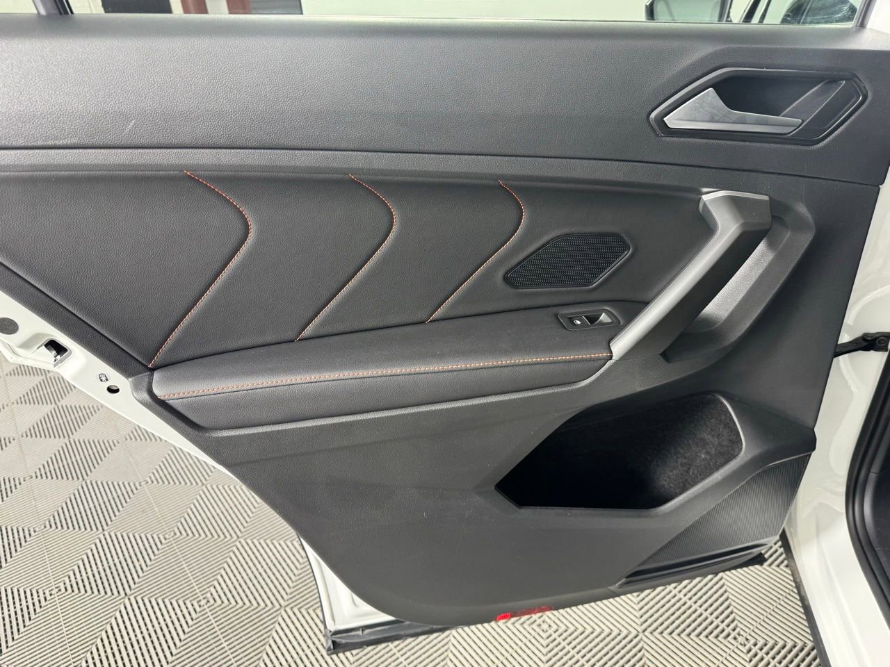 Used 2024 Volkswagen Tiguan Wolfsburg Edition image 24