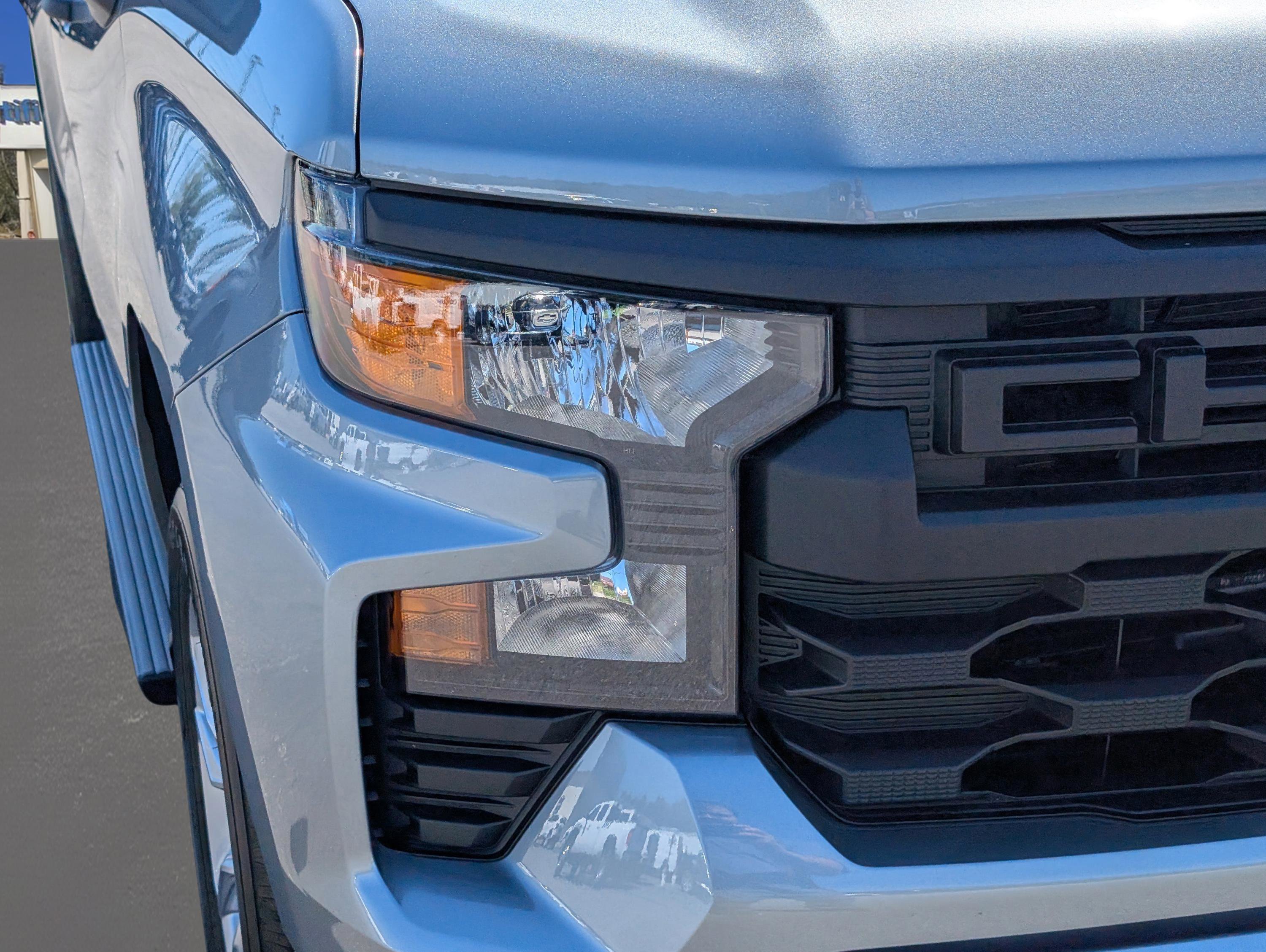 Used 2025 Chevrolet Silverado 1500 Custom image 4