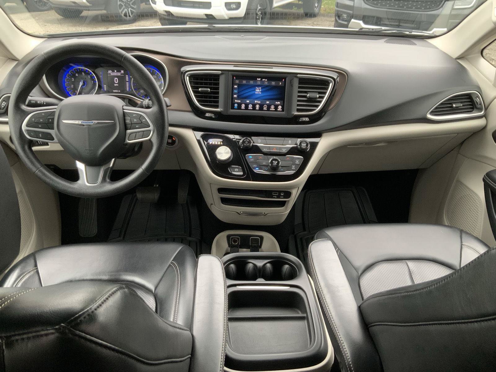 Used 2020 Chrysler Voyager Lxi FWD image 44