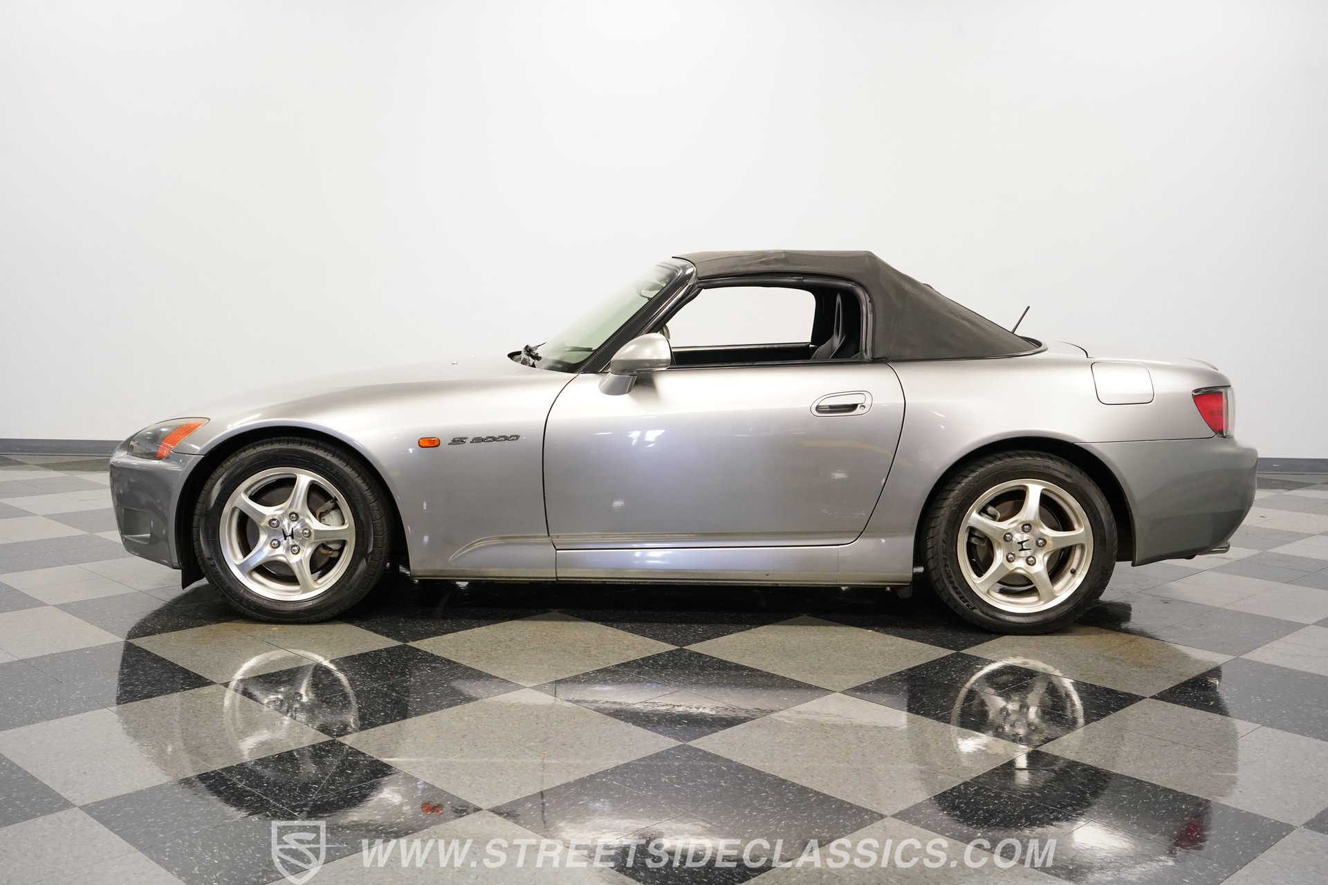Used 2001 Honda S2000 image 2