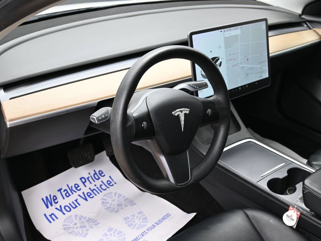 Used 2021 Tesla Model 3 Standard Range Plus image 9